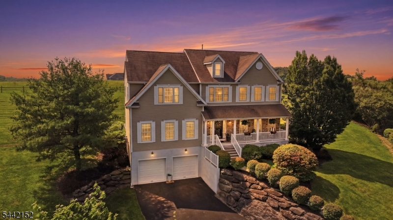 10 Spyglass Hl — photo