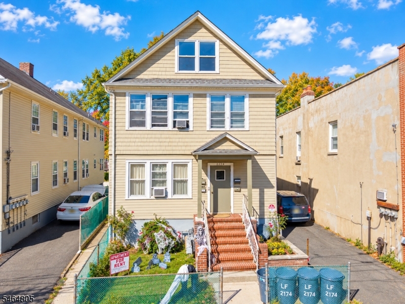 2174 Elizabeth Avenue Unit 1 — photo
