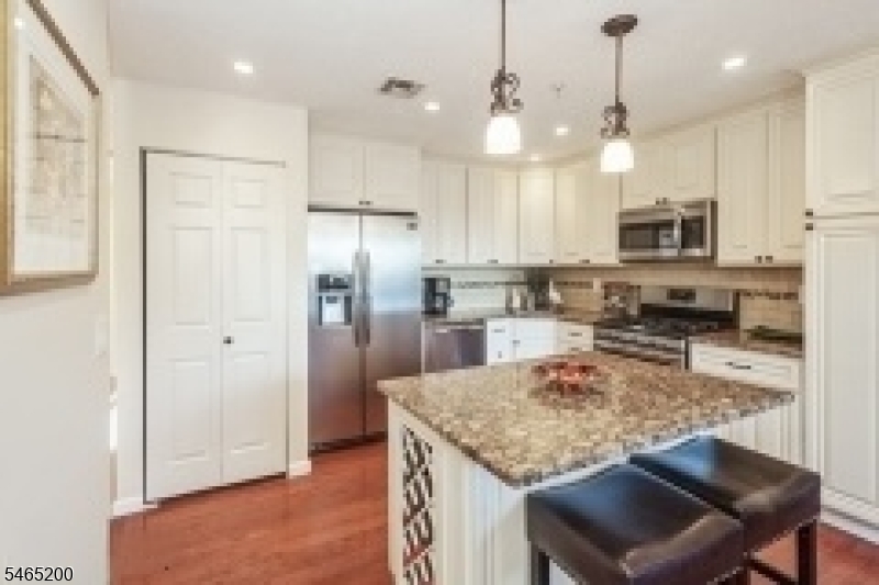 16 Mcchesney Court — photo