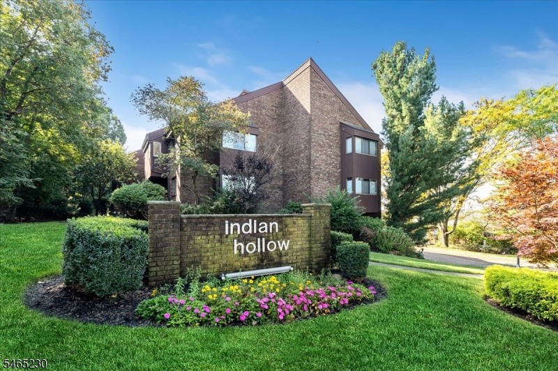 132 Indian Hollow Court 132 — photo