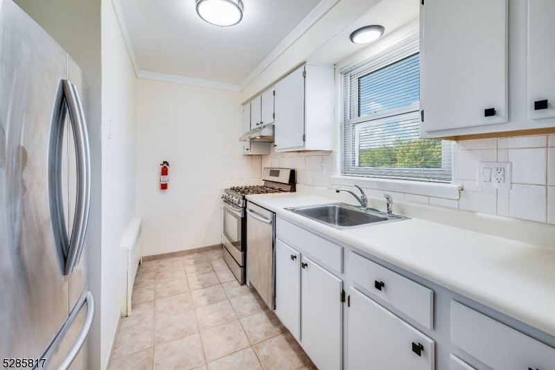 14 Wedgewood Drive Unit 18 — photo