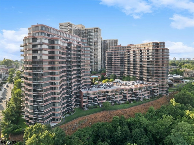 100 Carlyle Drive Unit Vg6 — photo