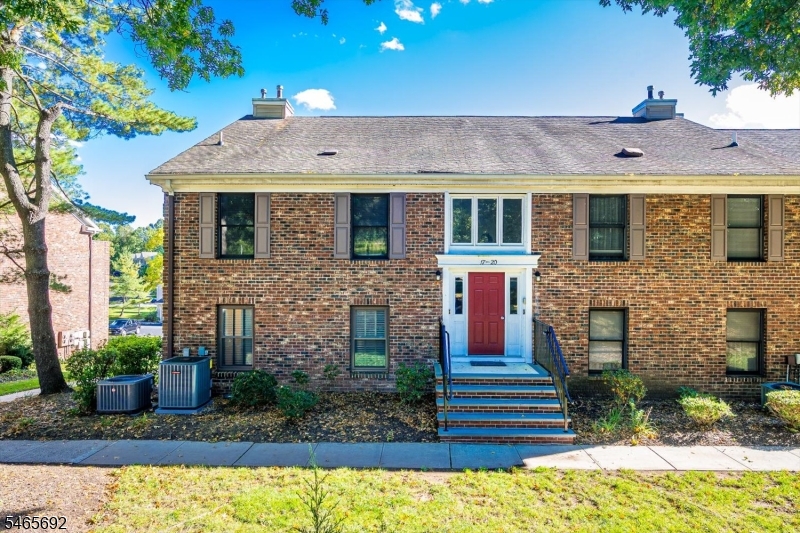 17 Sunrise Drive — photo