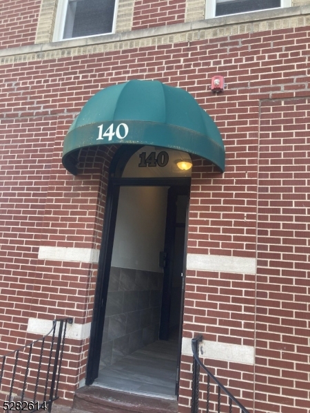 140 Franklin Avenue 4B — photo