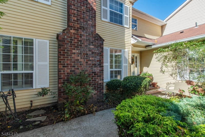 8 Birdseye Circle — photo