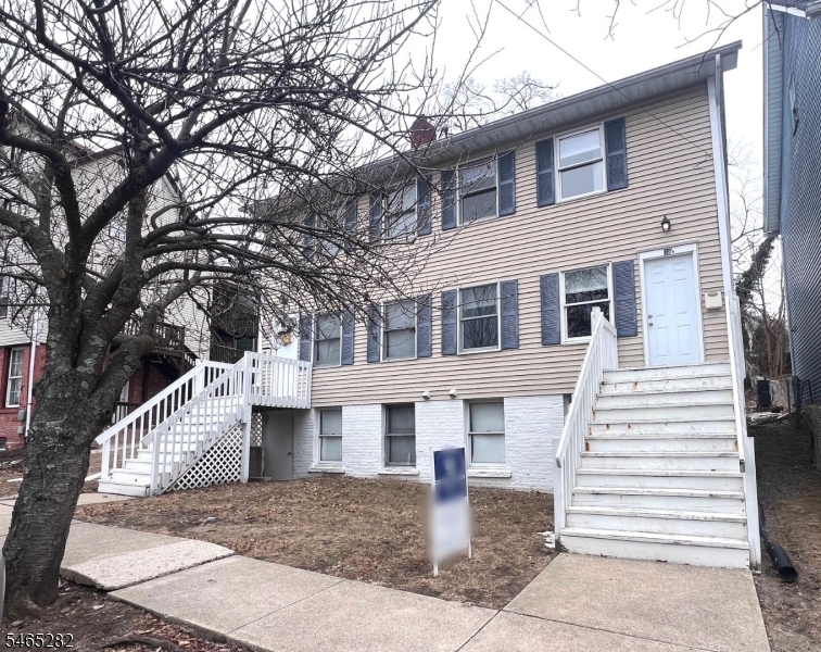 92 1/2 Macculloch Avenue — photo