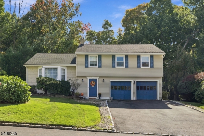 10 Shelley Court — photo