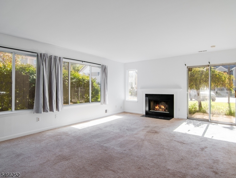 92 Falcon Ridge Way Unit 2 — photo