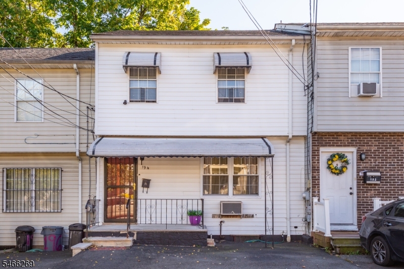 194 Pearl Street — photo