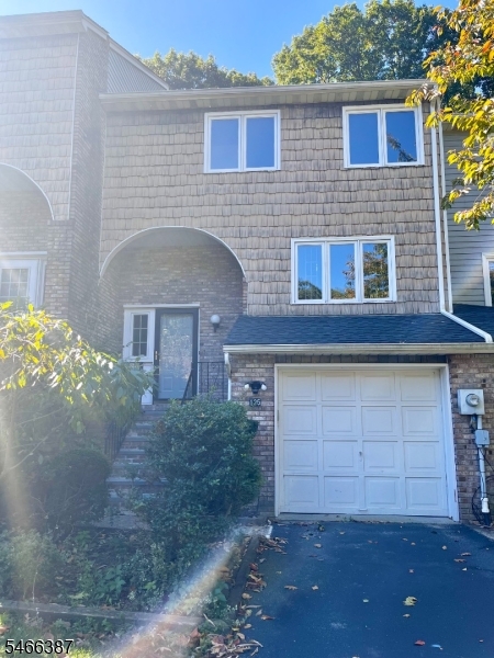 125 Patriots Road — photo