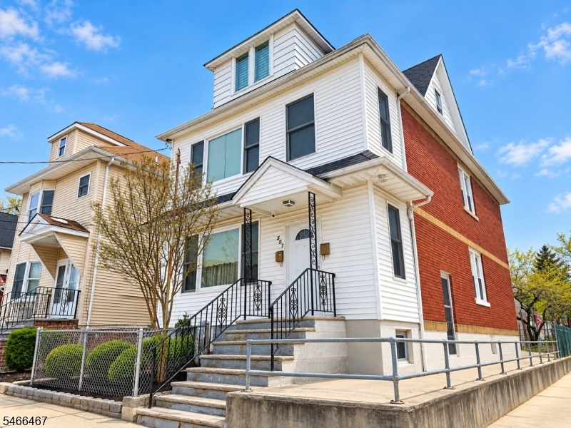 557 Gregory Avenue Unit 2 — photo