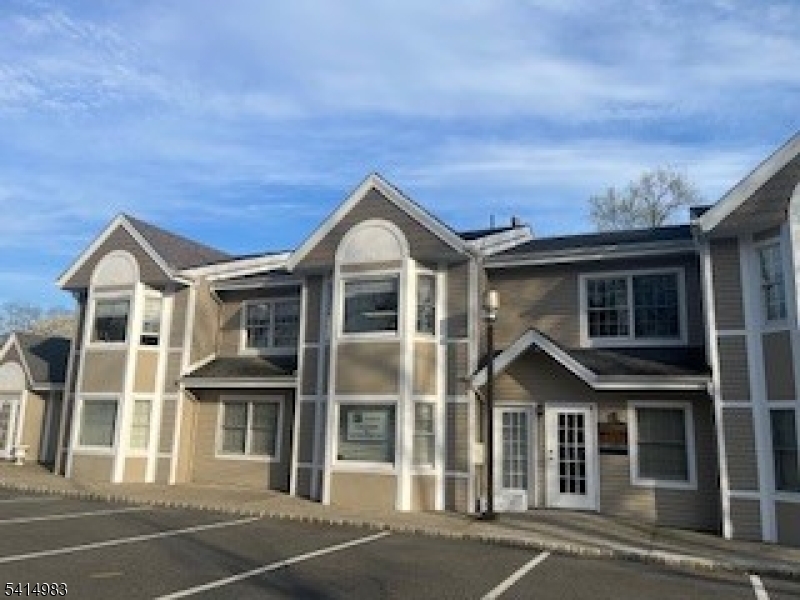 5 Mountain Boulevard — photo