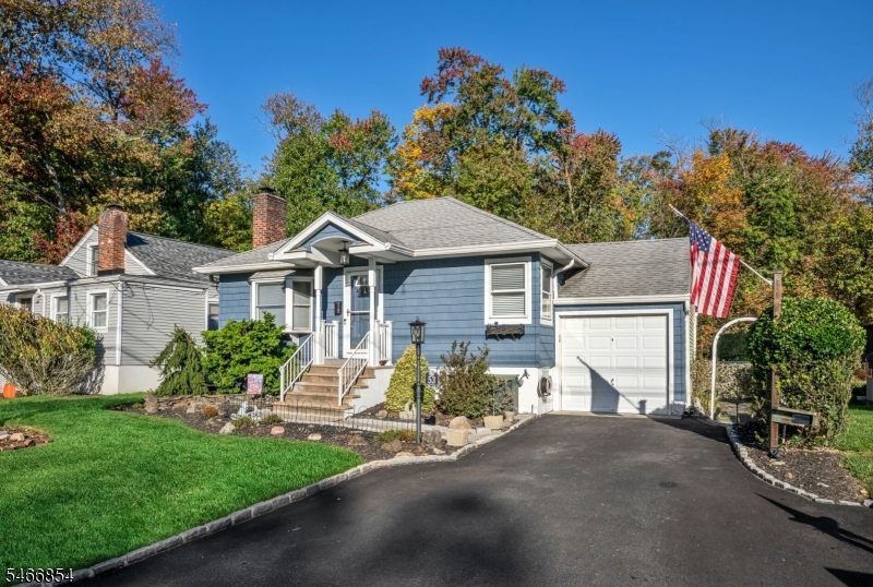 53 Hillcrest Drive — photo