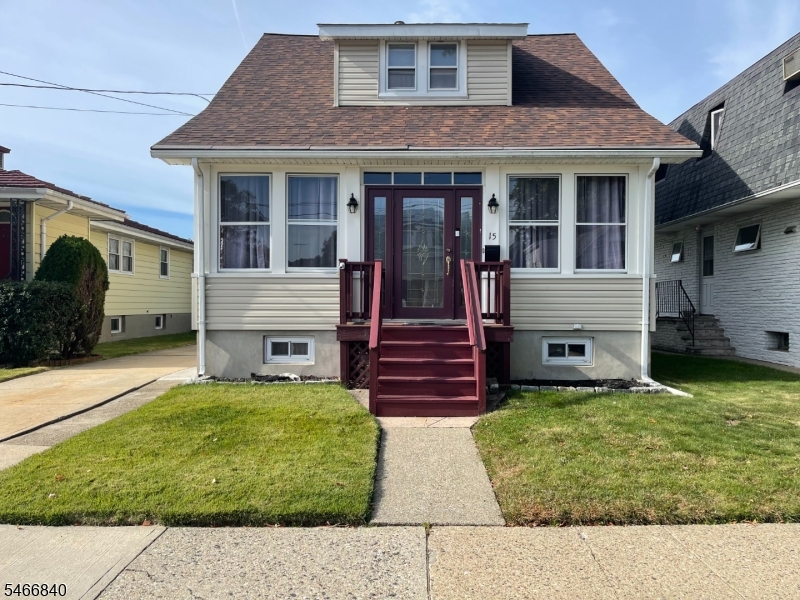 15 Pompton Avenue — photo