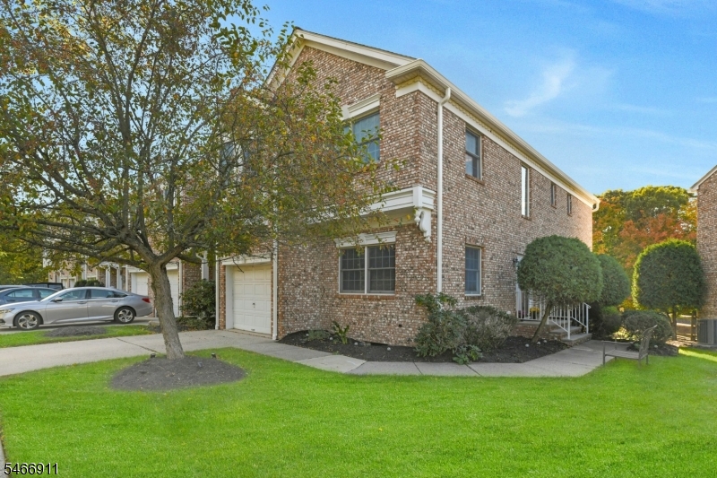 25 Hidden Pond Court — photo