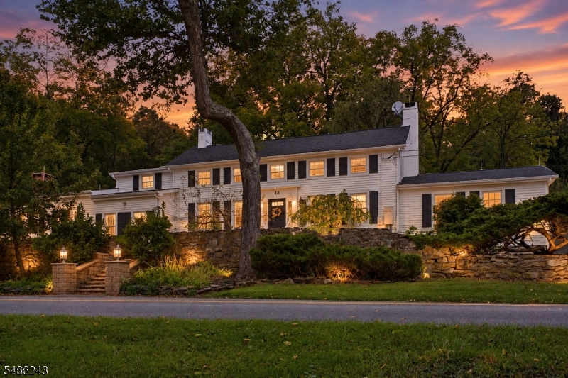 18 West Valley Brook Road — photo