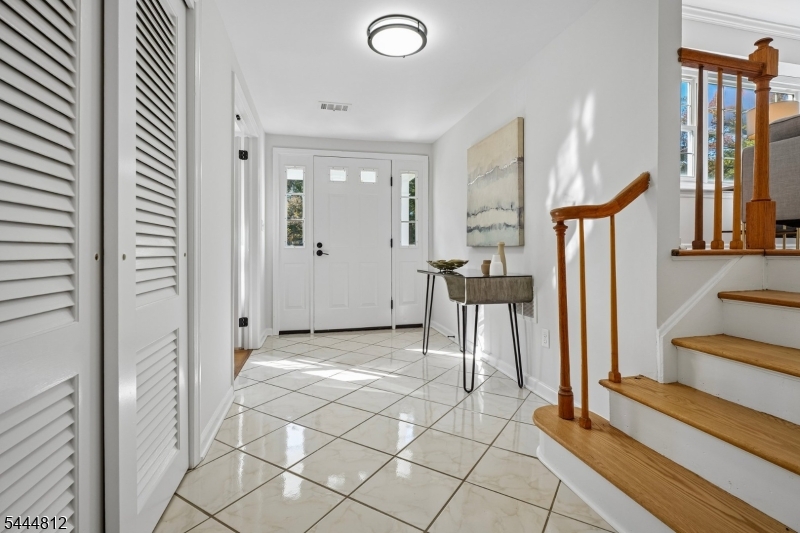 174 Sutton Drive, Berkeley Heights, NJ 07922 — photo 2