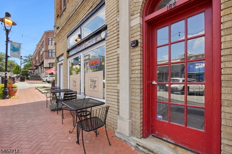 166 Maplewood Avenue Unit 6 — photo