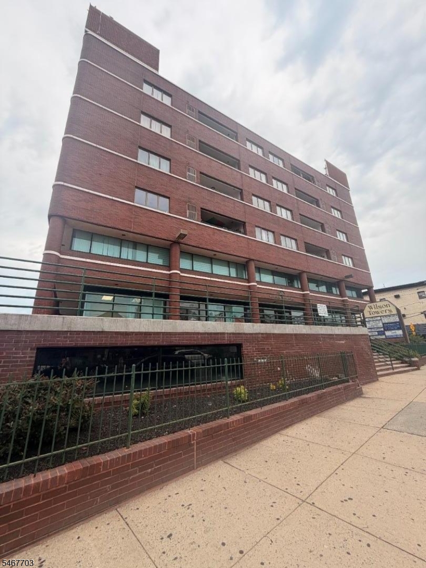 41-51 Wilson Avenue 6 E — photo