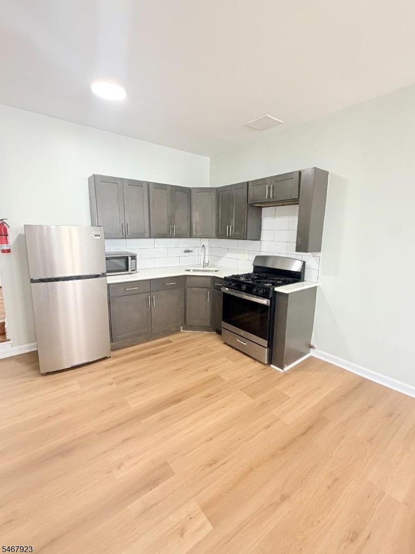 510 Clinton Avenue Unit 6 — photo