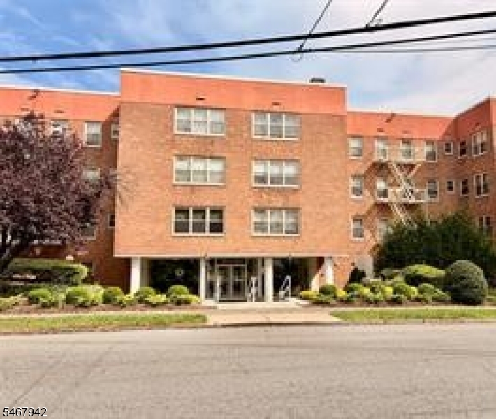 88 Clinton Place — photo