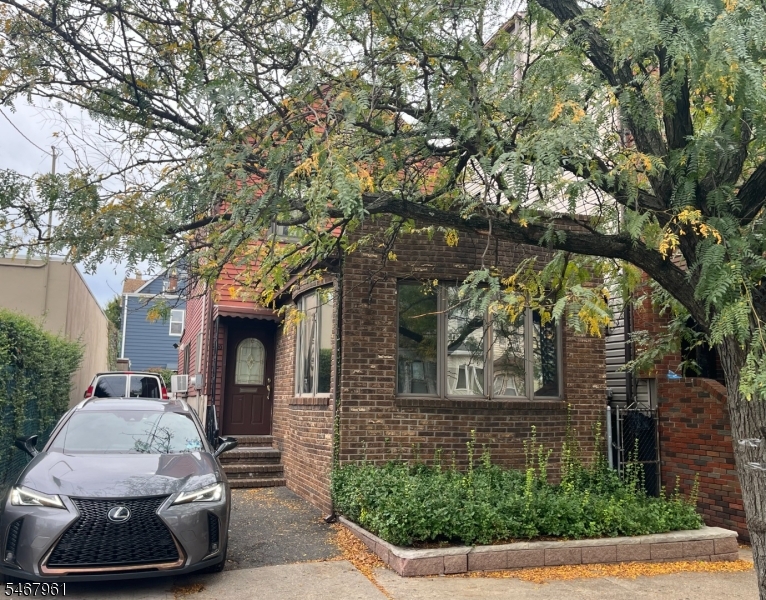 420 Lafayette Street — photo