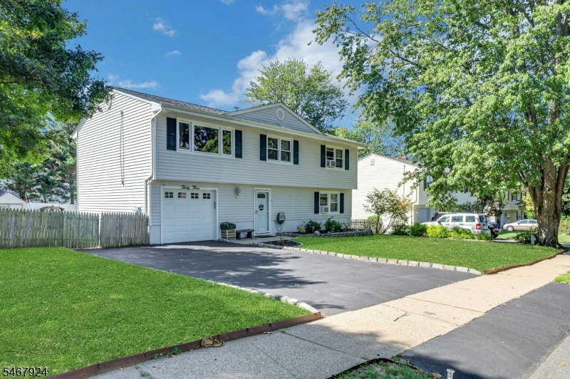 33 Van Buren Avenue — photo
