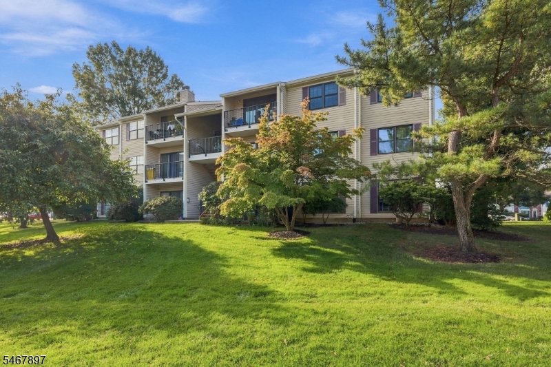 401 Danbury Lane Unit 401 — photo