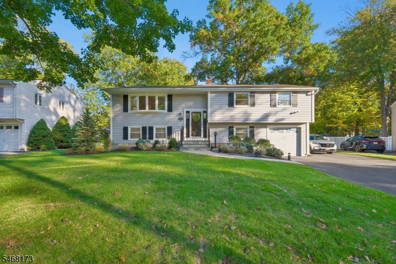 12 Knollwood Drive — photo