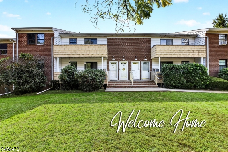 813 Victoria Court Unit 813 — photo