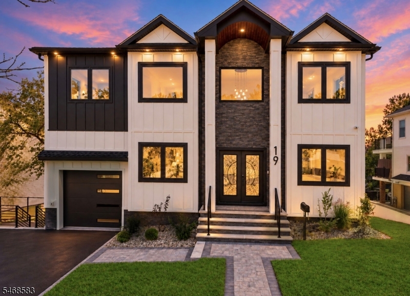 19 Mayfair Place — photo