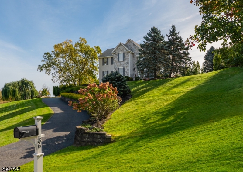 36 Skyview Drive — photo