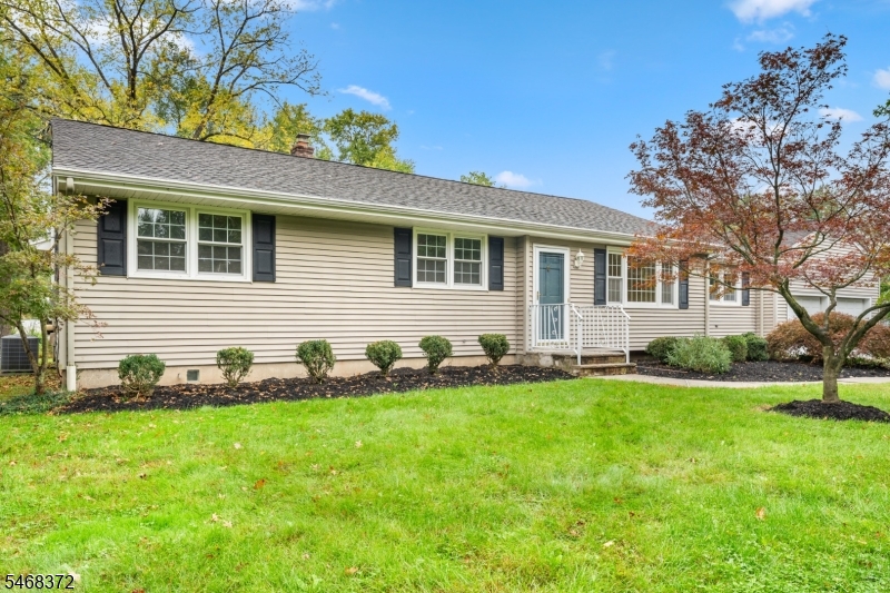 9 Fieldhedge Drive — photo
