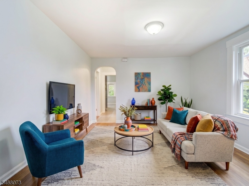 305 Orange Road 3 3 — photo
