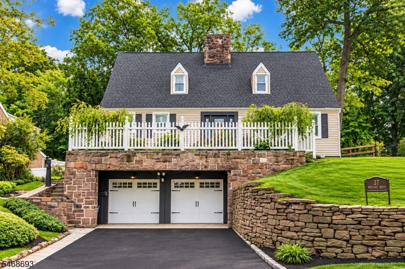 37 Wayland Drive — photo