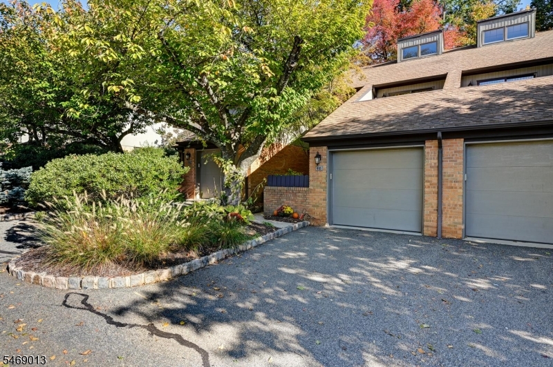 48 Keats Way Unit 48 — photo