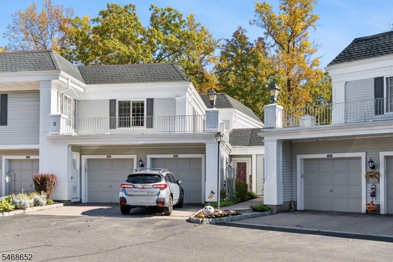 147 Riveredge Drive — photo