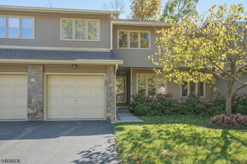 32 Roberts Circle — photo