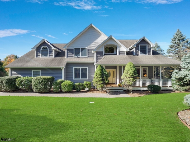 16 Forest Ridge Terrace, Oak Ridge, NJ 07438
