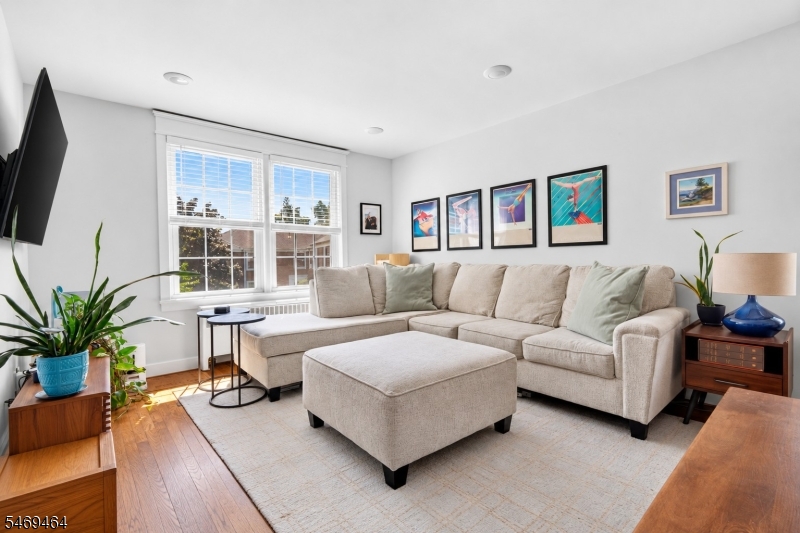 101 Gates Avenue Unit J12 — photo