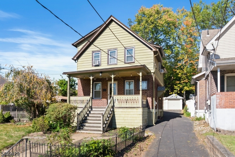 54 Evergreen Avenue — photo