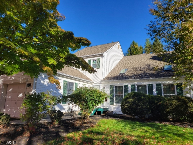24 Hampton Court, Basking Ridge, NJ 07920