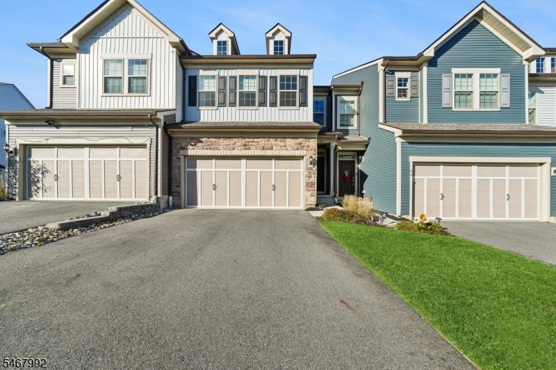 42 Dahlia Drive — photo