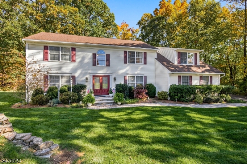 9 Hunting Meadow Court — photo