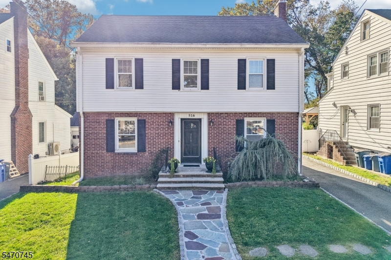 516 Twin Oaks Road — photo