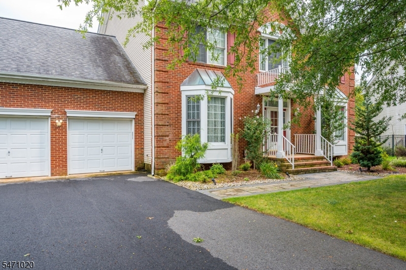 8 Mcbride Way — photo