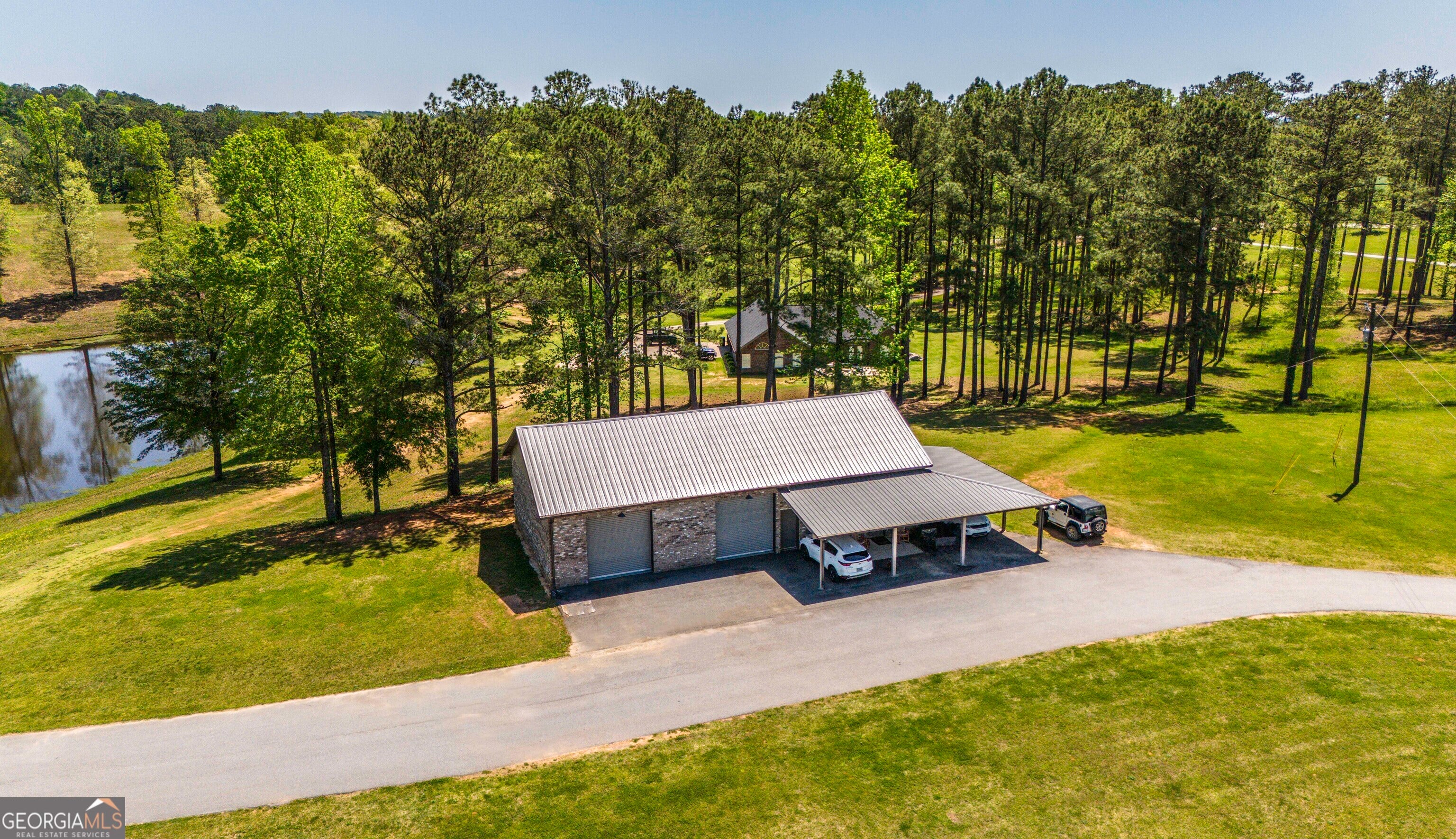 1600 Happy Hollow Rd — photo