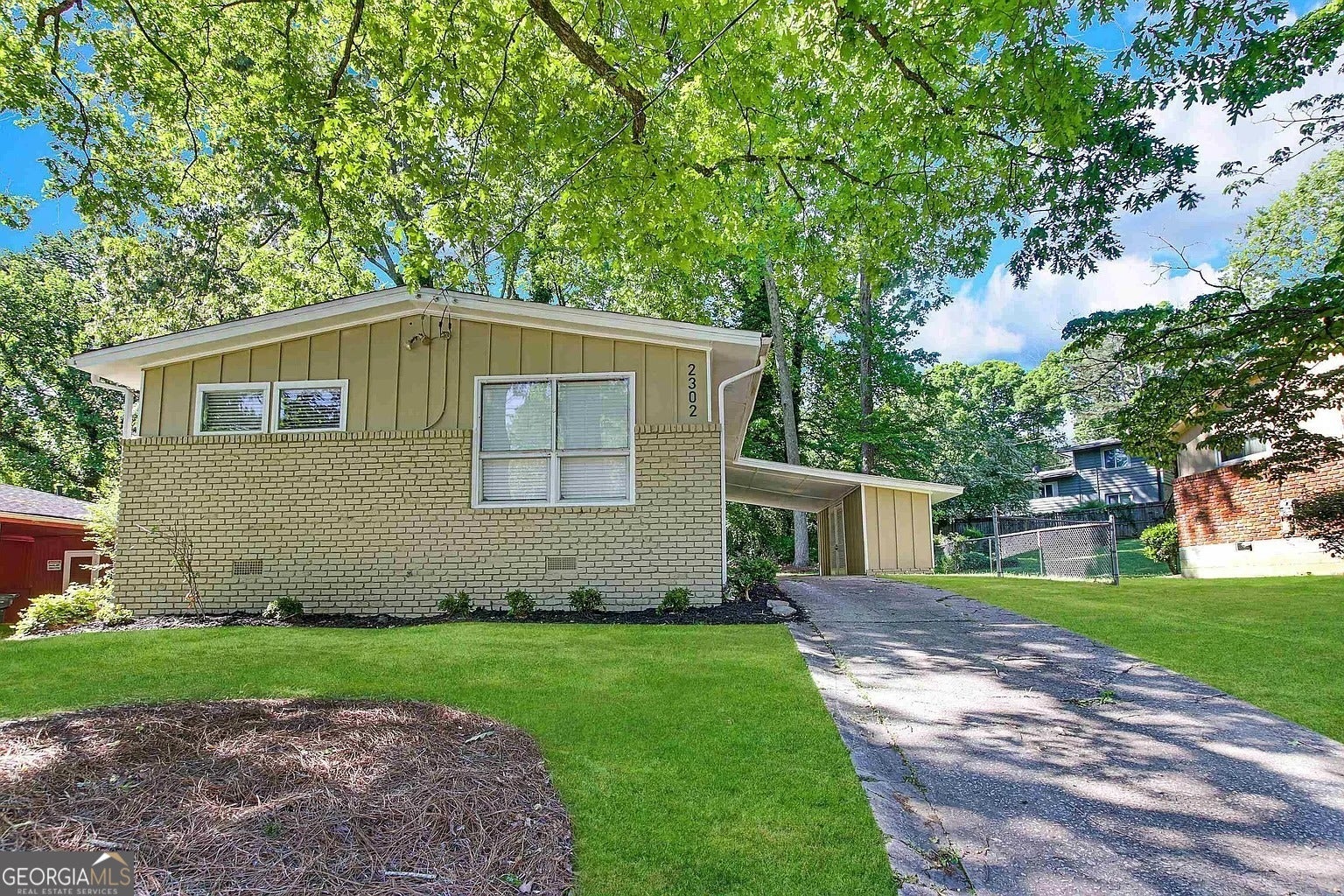 2302 Montrose Dr — photo