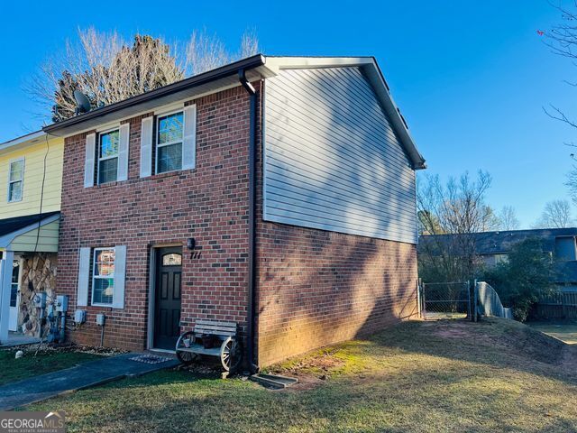 2711 Greystone Ct — photo