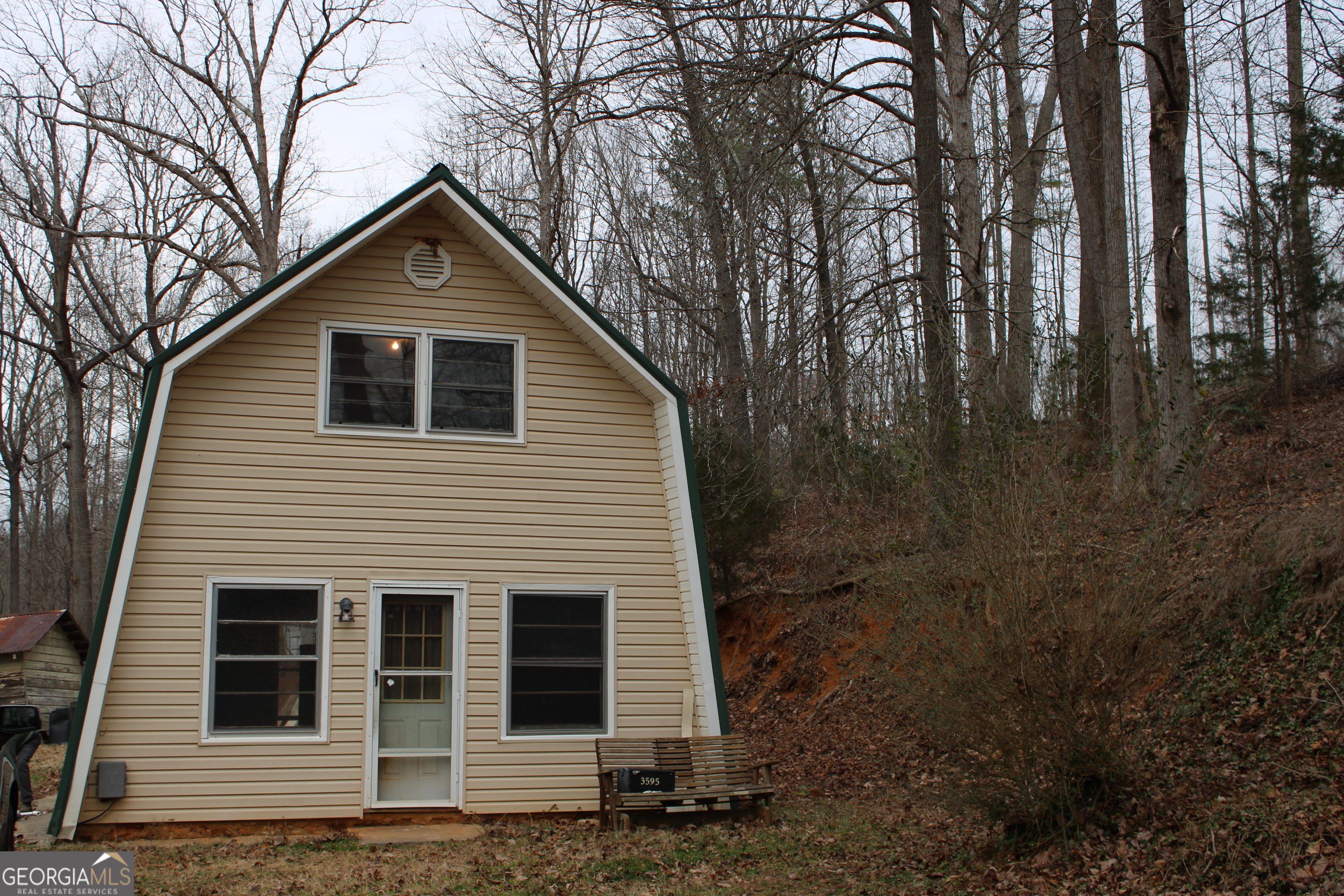 3595 Gumlog Road, Martin, GA 30557